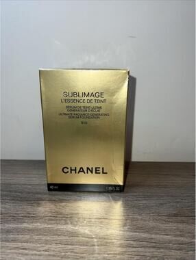 Chanel Sublimage L'Essence De Teint Ultimate Radiance Generationg Serum B10